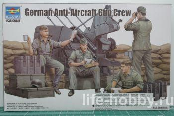 00432     / German anti-aircraft gun crew