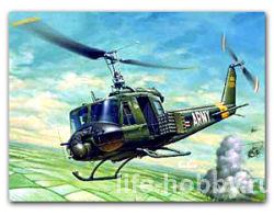 0040 UH-1B HUEY